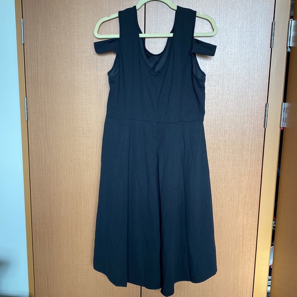 DONATED POGTMM black, off-the-shoulder/cold-shoulder , black dress. Size XXL - Picture 4 of 7